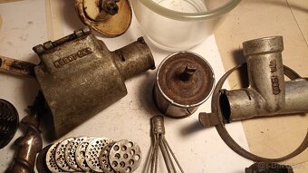 Starý kuchyňský robot UKS E20A + příslušenství - 2