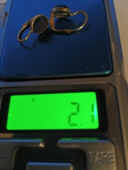 zlaté náušnice s vltavínem - 2