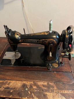 Šicí stroj Minerva bobin - 2