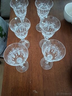 Sada 6 broušených poharů - 2