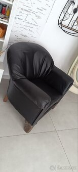 Nově čalouněné křeslo - 2