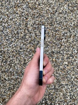 IPhone 13 Pro - baterie 100% - 2