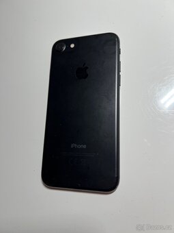 iPhone 7 32gb Černy v dobrem stavu - 2
