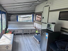 Karavan na pevné stání - 2