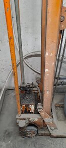 Koupim ruční hydraulickou pumpu - 2