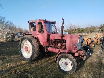 Belorus MTZ 50 Potřebuji uvolnit místo pro další stroj - 2