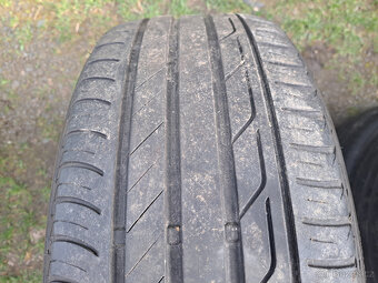 2ks letní pneu Bridgestone 215/50/18 - 2