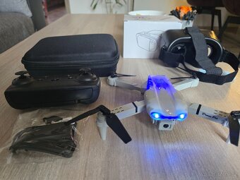 E99 Dron šedý dual kamera + box s příslušenstvím + VR brýle - 2