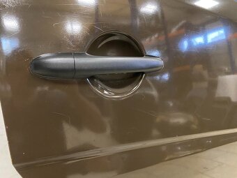 Pravé přední dveře černohnědá VW Crafter 2E L4H2 r.v. 2012 - 2