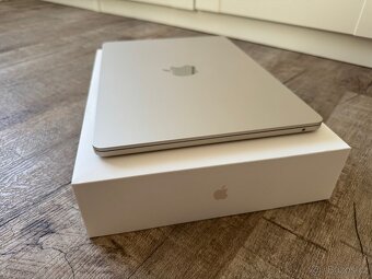 Macbook air M2 8gb/256gb zaruka 10/25 - 2