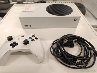 Microsoft Xbox Series S / 512 GB - 2