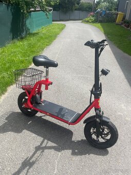 Elektrická koloběžka se sedátkem - 2
