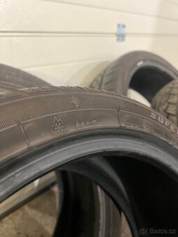 Pneu 225/40/18 - 2