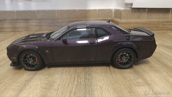 Dodge Challenger R/T Scat Pack Shaker Widebody 1:18 Autoart - 2