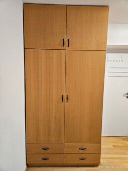 Nábytek do ložnice - manželská postel, skříně, komoda - 2