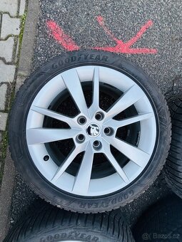 Originál alu Škoda Octavia 3 TRIUS, zimní 225/45 R17 - 2