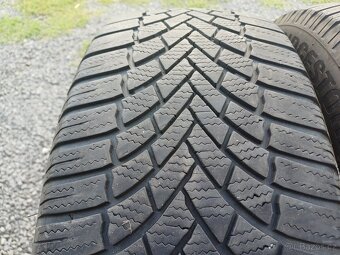 Zimní pneu Bridgestone 215/55/17 98V - 2