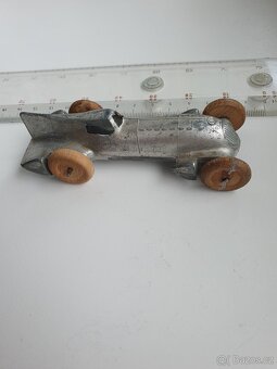 Model závodního automobilu - 2