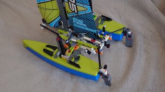 LEGO Technic 42105 - 2