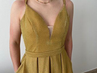 Plesové (maturitní) šaty (zlaté s flitry, vel. M) - 2