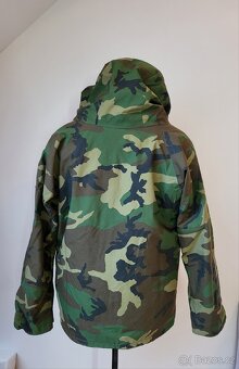 US ARMY BUNDA GORETEX WOODLAND ECWSC PRODLOUŽENÁ - 2