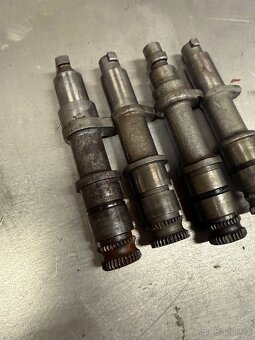 Jawa 250 a Jawa 250 automatic - startovací hřídele - 2