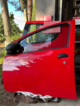 Peugeot 107 dveře - 2