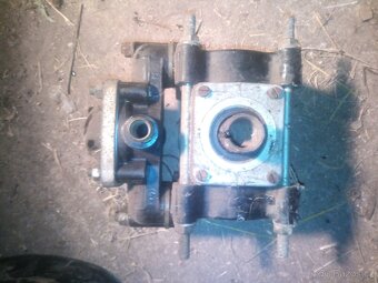 Prodám čerpadlo na postřikovač - 2