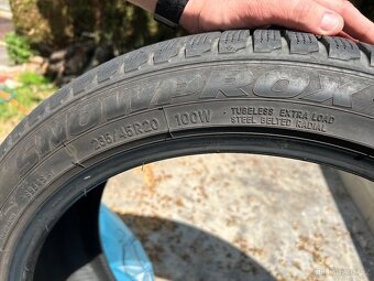 Zimní pneu SUV 235/44 R20 - 2