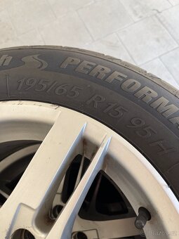 Pneu 195/65 R15 95H - 2