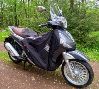 Piaggio Beverly 300 - 2