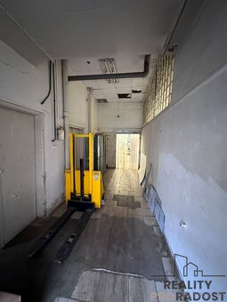PRONÁJEM SKLADU - DÍLNY O VÝMĚŘE 254m2 V ADAMOVĚ U BLANSKA - 2