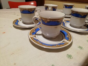 Souprava šálků s podšálky z jemného porcelánu - 2