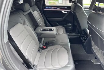 Volkswagen Touareg - 2