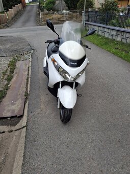 Suzuki Burgman 125 - 2