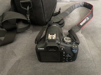 Canon EOS 2000D - 2