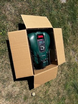 Parkside robotická sekačka 1000m2 - 2