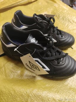 Umbro 34 turfy tarify černé nové - 2