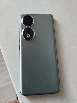 Nabízím na výměnu honor 90 5G - 2