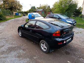 Mazda 323 C - 2