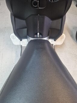 Piaggio MP3 300 400 500 LT nášlapy s před stupačkami - 2