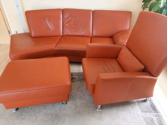 Sedací souprava kožená 3+1+taburet - pěkný stav - 2