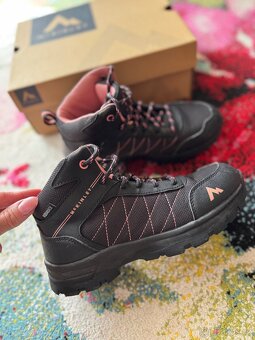 Dívčí obuv vel. 34 - 2