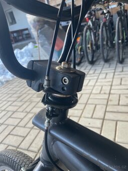 Bmx cerne s pegama - 2