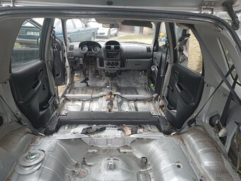 Náhradní díly Suzuki Ignis. - 2