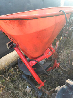 Rozmetadlo průmyslových hnojiv - 2