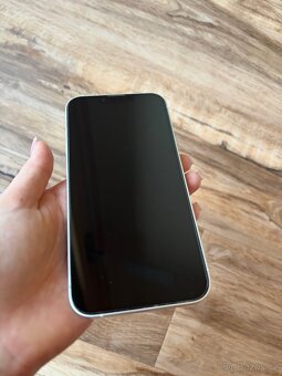 iPhone 13 256 GB bílý - 2