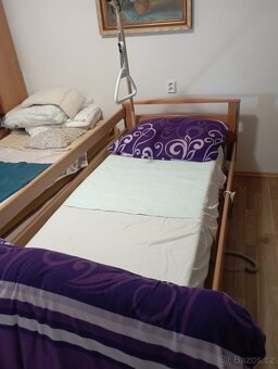 Polohovací pečovatelská postel - 2