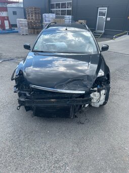 Prodám nepojízdný FORD mondeo - 2