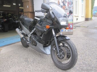 Kawasaki GPZ 500S - 2